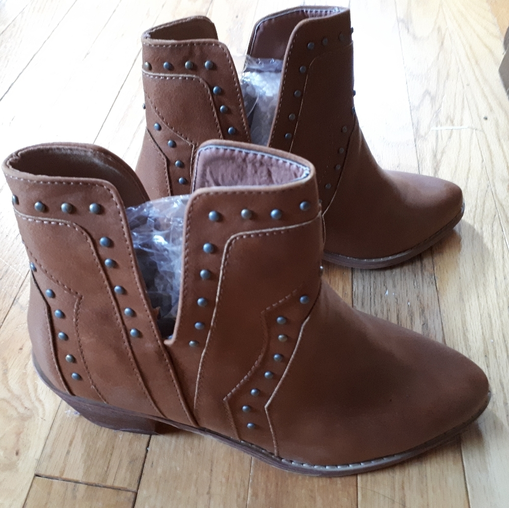 Brown ankle boots/booties